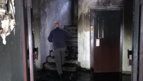 ФОТОГРАФИЈЕ И СНИМЦИ ПОЖАРА У НОВОМ САДУ: Ватра букнула на првом спрату, спасене 24 особе (ФОТО) ФОТОГРАФИЈЕ И СНИМЦИ ПОЖАРА У НОВОМ САДУ: Ватра букнула на првом спрату, спасене 24 особе (ФОТО)