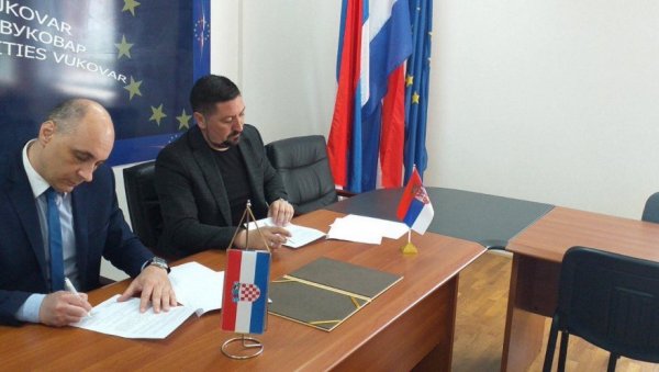 СРЂАН ЈЕРЕМИЋ: Важно је на изборима подржати СДСС који је посвећен бољој сарадњи са Републиком Србијом СРЂАН ЈЕРЕМИЋ: Важно је на изборима подржати СДСС који је посвећен бољој сарадњи са Републиком Србијом