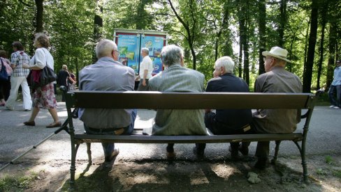 ЗАВРШЕН КОНУРС, УСКОРО И РАНГ ЛИСТЕ: У бање бесплатно путује око 15.500 пензионера ЗАВРШЕН КОНУРС, УСКОРО И РАНГ ЛИСТЕ: У бање бесплатно путује око 15.500 пензионера
