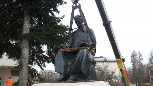 СРПСКОМ ГЕНИЈУ САМО ПЕРИФЕРИЈА: После готово тридесет година споменик Николи Тесли враћа се у Госпић СРПСКОМ ГЕНИЈУ САМО ПЕРИФЕРИЈА: После готово тридесет година споменик Николи Тесли враћа се у Госпић