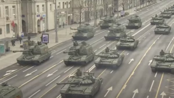 ЗАШТО СЕ ЗАПАД БОЈИ РУСИЈЕ: Британски медији - Ваздухопловство и морнарица су неокрњени, војна производња расте ЗАШТО СЕ ЗАПАД БОЈИ РУСИЈЕ: Британски медији - Ваздухопловство и морнарица су неокрњени, војна производња расте