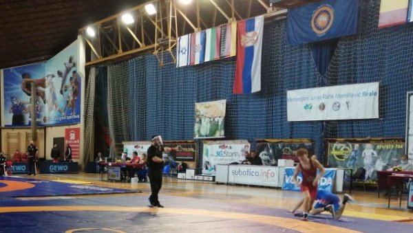 МЕМОРИЈАЛ РЕФИК МЕМИШЕВИЋ БРАЛЕ: Млади рвачи Србије освојили три медаље МЕМОРИЈАЛ РЕФИК МЕМИШЕВИЋ БРАЛЕ: Млади рвачи Србије освојили три медаље