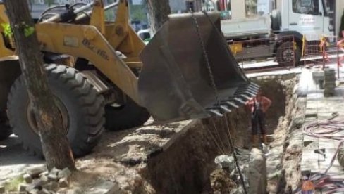 МЕЊАЈУ СЕ ЦЕВИ У ШИРЕМ ЦЕНТРУ КРУШЕВЦА: Почела реконструкција топловодне мреже МЕЊАЈУ СЕ ЦЕВИ У ШИРЕМ ЦЕНТРУ КРУШЕВЦА: Почела реконструкција топловодне мреже