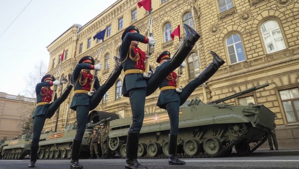 У МОСКВИ ПОЧЕЛЕ ПРОБЕ: Парада за Дан победе над фашизмом 9. маја