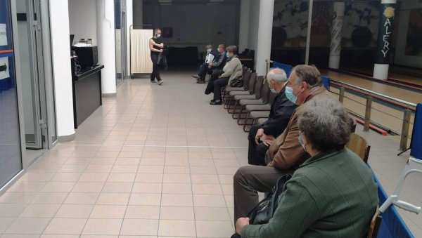 ВАКЦИНАЦИЈА У ПАРАЋИНУ СА И БЕЗ ТЕРМИНА: Сутра наставак у селу Плана, у уторак Доња Мутница ВАКЦИНАЦИЈА У ПАРАЋИНУ СА И БЕЗ ТЕРМИНА: Сутра наставак у селу Плана, у уторак Доња Мутница