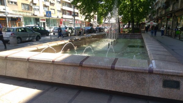 ПОНОВО ВОДОСКОЦИ У ЦЕНТРУ ПОЖАРЕВЦА: Прорадила фонтана у Табачкој чаршији ПОНОВО ВОДОСКОЦИ У ЦЕНТРУ ПОЖАРЕВЦА: Прорадила фонтана у Табачкој чаршији