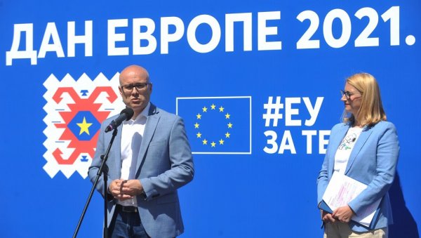 ОБЕЛЕЖЕН ДАН ЕВРОПЕ У ЦЕНТРУ НОВОГ САДА: Сарадња са ЕУ доноси будуће заједничке пројекте ОБЕЛЕЖЕН ДАН ЕВРОПЕ У ЦЕНТРУ НОВОГ САДА: Сарадња са ЕУ доноси будуће заједничке пројекте