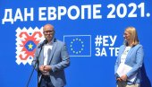ОБЕЛЕЖЕН ДАН ЕВРОПЕ У ЦЕНТРУ НОВОГ САДА: Сарадња са ЕУ доноси будуће заједничке пројекте ОБЕЛЕЖЕН ДАН ЕВРОПЕ У ЦЕНТРУ НОВОГ САДА: Сарадња са ЕУ доноси будуће заједничке пројекте