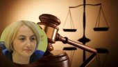 АДВОКАТИ ОДБИЈАЈУ КАСЕ: Примена Закона о електронској фискализацији почиње 1. јуна АДВОКАТИ ОДБИЈАЈУ КАСЕ: Примена Закона о електронској фискализацији почиње 1. јуна