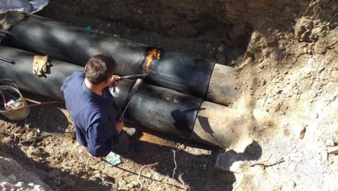 ZAMENA DOTRAJALIH CEVI, SLEDE DALJI RADOVI: Završen manji remont mreže u centru Kruševca ZAMENA DOTRAJALIH CEVI, SLEDE DALJI RADOVI: Završen manji remont mreže u centru Kruševca