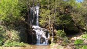 ПЉУШТИ ВОДА СА ПЛАНИНЕ: Водопад Бигар туристичка атакција и одмор за очи ПЉУШТИ ВОДА СА ПЛАНИНЕ: Водопад Бигар туристичка атакција и одмор за очи