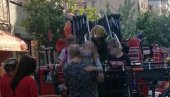 ЕВАКУИСАНО ДВОЈЕ ДЕЦЕ: Прве слике пожара у Сарајевској - брзом акцијом спречена трагедија (ФОТО) ЕВАКУИСАНО ДВОЈЕ ДЕЦЕ: Прве слике пожара у Сарајевској - брзом акцијом спречена трагедија (ФОТО)