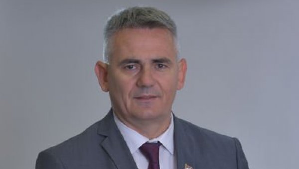 ИЗМЕНЕ ЗАКОНА О ПРАЗНИЦИМА? Брчански парламент против садашњих решења о нерадним данима ИЗМЕНЕ ЗАКОНА О ПРАЗНИЦИМА? Брчански парламент против садашњих решења о нерадним данима