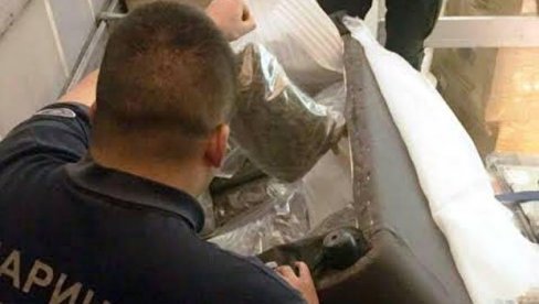 КОСОВО ЦЕНТАР ШВЕРЦА НАРКОТИКА: Извештај мреже Глобална иницијатива против међународног организованог криминала на Балкану КОСОВО ЦЕНТАР ШВЕРЦА НАРКОТИКА: Извештај мреже Глобална иницијатива против међународног организованог криминала на Балкану