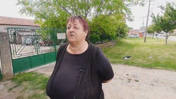 БИЦИКЛ И ПАПУЧЕ ОСТАЛИ ИСПОД КОМБИЈА: Мештани Поповца у шоку након трагедије - Дечак (4) подлетео под комби (ВИДЕО) БИЦИКЛ И ПАПУЧЕ ОСТАЛИ ИСПОД КОМБИЈА: Мештани Поповца у шоку након трагедије - Дечак (4) подлетео под комби (ВИДЕО)