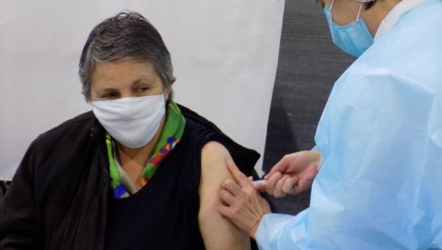 НАЈВЕЋИ ПРОЦЕНАТ ВАКЦИНИСАНИХ У МЕДВЕЂИ: У Јабланичком округу дато више од 90.500 доза вакцина НАЈВЕЋИ ПРОЦЕНАТ ВАКЦИНИСАНИХ У МЕДВЕЂИ: У Јабланичком округу дато више од 90.500 доза вакцина