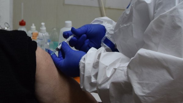 ПРВУ ДОЗУ ПРИМИЛО 19.000 ЉУДИ: Вакцинисано преко 30 одсто пунолетних Јагодинаца ПРВУ ДОЗУ ПРИМИЛО 19.000 ЉУДИ: Вакцинисано преко 30 одсто пунолетних Јагодинаца