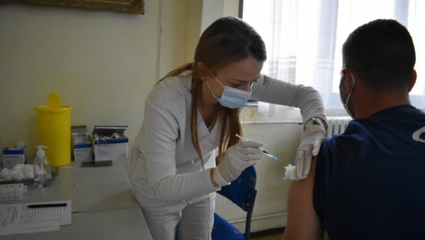 ОЧЕКУЈЕ СЕ ДОГОВОР СЛОВЕНИЈЕ И ХРВАТСКЕ: На летовању са једном дозом Астразенеке ОЧЕКУЈЕ СЕ ДОГОВОР СЛОВЕНИЈЕ И ХРВАТСКЕ: На летовању са једном дозом Астразенеке