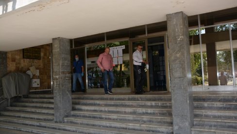 NOVOSTI SAZNAJU: Počinje ponovljeni postupak trojici napadača na opozicionare i policijskog službenika NOVOSTI SAZNAJU: Počinje ponovljeni postupak trojici napadača na opozicionare i policijskog službenika