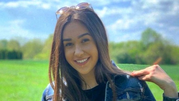 ВАЊА ИЗ ПАРАЋИНА ПОБЕДНИЦА ОКРУЖНЕ СМОТРЕ: Ученица Гимназије најбољи рецитатор у конкуренцији средњошколаца Поморавског округа ВАЊА ИЗ ПАРАЋИНА ПОБЕДНИЦА ОКРУЖНЕ СМОТРЕ: Ученица Гимназије најбољи рецитатор у конкуренцији средњошколаца Поморавског округа