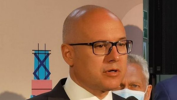 МИЛОШ ВУЧЕВИЋ О ОДЛУЦИ ПАРЛАМЕНТА ЦРНЕ ГОРЕ: Резолуција је дубоко антицрногорска и усмерена против Србије МИЛОШ ВУЧЕВИЋ О ОДЛУЦИ ПАРЛАМЕНТА ЦРНЕ ГОРЕ: Резолуција је дубоко антицрногорска и усмерена против Србије