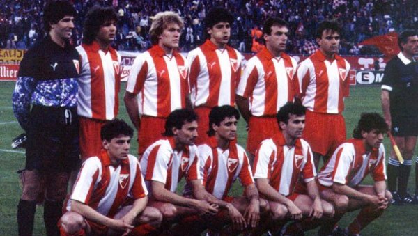 НАТО УНИШТИО ЗВЕЗДИНУ ИСТОРИЈУ: Црвено-бели прослављају 30 година од Барија, али имају један (не)решив проблем НАТО УНИШТИО ЗВЕЗДИНУ ИСТОРИЈУ: Црвено-бели прослављају 30 година од Барија, али имају један (не)решив проблем