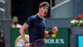 ОБОЈИЦА ВОЛЕ ДА ДИКТИРАЈУ ТЕМПО: Канађанин је пронашао игру