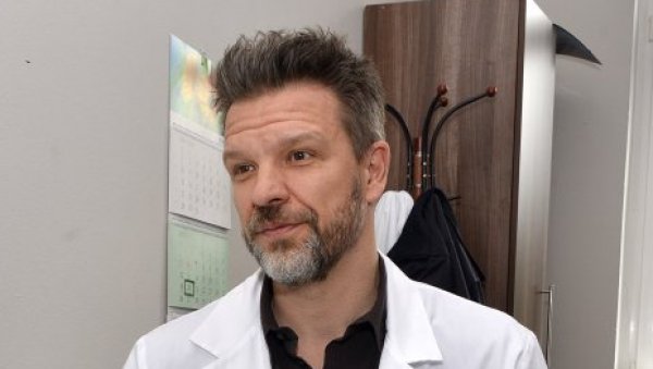 ЗГЛОБОВИ СТРАДАЈУ И У СРЕДЊИМ ГОДИНАМА: Доктор Немања Славковић о ортопедским болестима и дегенеративним променама ЗГЛОБОВИ СТРАДАЈУ И У СРЕДЊИМ ГОДИНАМА: Доктор Немања Славковић о ортопедским болестима и дегенеративним променама