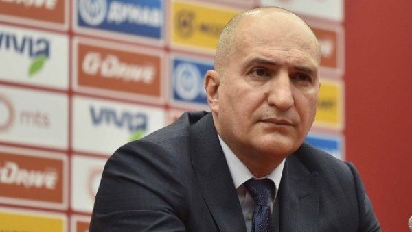 МРКЕЛА ЗАДОВОЉАН: Ово је сигурно један леп дан за све звездаш МРКЕЛА ЗАДОВОЉАН: Ово је сигурно један леп дан за све звездаш