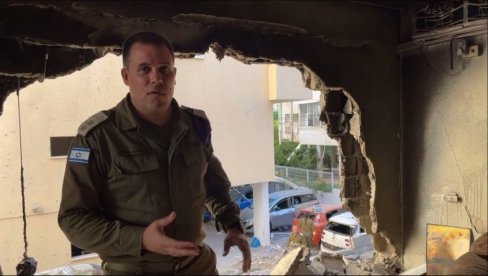 ОВО ЈЕ БИО СТАН ЈЕДНЕ ПОРОДИЦЕ: Израелски војник показао рушевине - последице ракетирања из Газе ОВО ЈЕ БИО СТАН ЈЕДНЕ ПОРОДИЦЕ: Израелски војник показао рушевине - последице ракетирања из Газе