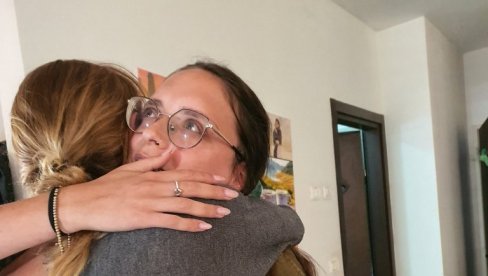 ОТАЦ СРПКИЊЕ КОЈА РАТУЈЕ ПРОТИВ ХАМАСА ОБЈАВИО ДИРЉИВУ ФОТОГРАФИЈУ: Као беба је протестовала против бомбардовања Југославије (ФОТО) ОТАЦ СРПКИЊЕ КОЈА РАТУЈЕ ПРОТИВ ХАМАСА ОБЈАВИО ДИРЉИВУ ФОТОГРАФИЈУ: Као беба је протестовала против бомбардовања Југославије (ФОТО)