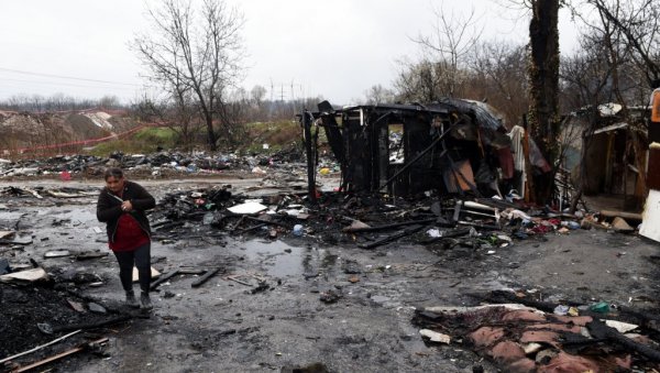 СПРЕМАЈУ СТАН, ЧИСТЕ ДЕПОНИЈУ: Помоћ града за породице повређене деце на Чукарици, градоначелник тражи решење и за остале СПРЕМАЈУ СТАН, ЧИСТЕ ДЕПОНИЈУ: Помоћ града за породице повређене деце на Чукарици, градоначелник тражи решење и за остале