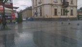 ПРОВАЛА ОБЛАКА У КРУШЕВЦУ: Јак пљусак потопио улице, падао и град (ВИДЕО) ПРОВАЛА ОБЛАКА У КРУШЕВЦУ: Јак пљусак потопио улице, падао и град (ВИДЕО)