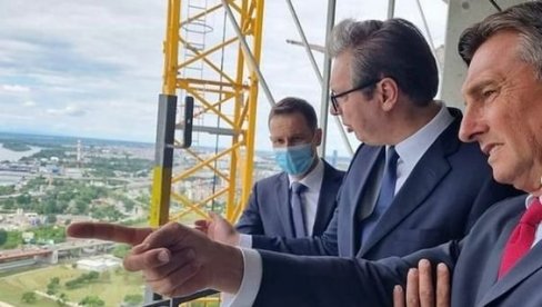 VELIČANSTVEN POGLED SA KULE - Mali objavio fotografije: Sa Vučićem i Pahorom u obilasku Beograda na vodi (FOTO) VELIČANSTVEN POGLED SA KULE - Mali objavio fotografije: Sa Vučićem i Pahorom u obilasku Beograda na vodi (FOTO)