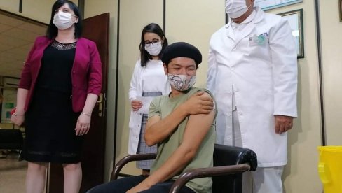 ЈАПАНАЦ СЕ ВАКЦИНИСАО У СРБИЈИ: У нашој земљи се на свом путу око света задржао из овог разлога (ФОТО/ВИДЕО) ЈАПАНАЦ СЕ ВАКЦИНИСАО У СРБИЈИ: У нашој земљи се на свом путу око света задржао из овог разлога (ФОТО/ВИДЕО)