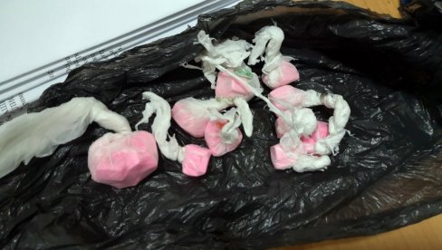 ХАПШЕЊЕ ЗБОГ ДРОГЕ У ПОЖАРЕВЦУ: Код сувозача нађени анфетамин и марихуана ХАПШЕЊЕ ЗБОГ ДРОГЕ У ПОЖАРЕВЦУ: Код сувозача нађени анфетамин и марихуана