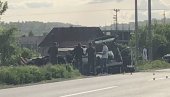 ТЕШКА НЕСРЕЋА КОД ЛАКТАША: Једна особа погинула - две повређене ТЕШКА НЕСРЕЋА КОД ЛАКТАША: Једна особа погинула - две повређене