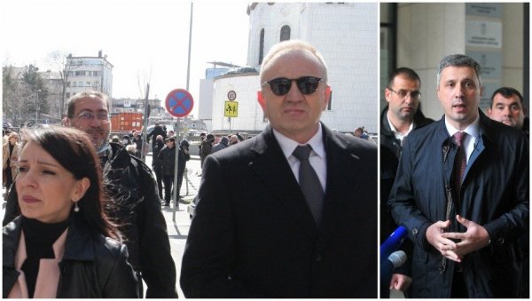 ПУКЛА ТИКВА: Бошко Обрадовић исфрустриран сарадњом са Ђиласом и Јеремићем - Нећемо вас више чекати! (ВИДЕО) ПУКЛА ТИКВА: Бошко Обрадовић исфрустриран сарадњом са Ђиласом и Јеремићем - Нећемо вас више чекати! (ВИДЕО)