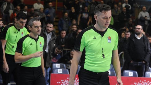 ODREĐENE SUDIJE ZA PRVI MEČ FINALA ABA LIGE: Evo ko su arbitri na utakmici Crvena zvezda - Budućnost ODREĐENE SUDIJE ZA PRVI MEČ FINALA ABA LIGE: Evo ko su arbitri na utakmici Crvena zvezda - Budućnost