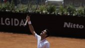 ĐOKOVIĆ DANAS OPET NA TERENU: Novak se protiv Italijana bori za finale Rima ĐOKOVIĆ DANAS OPET NA TERENU: Novak se protiv Italijana bori za finale Rima