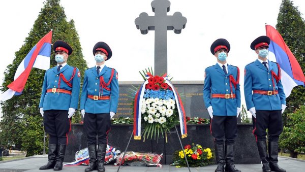 ПРАВДА УБИЈЕНА У ЗАСЕДИ: Обележено 29 година од страдања голобрадих војника у Тузланској колони (ФОТО) ПРАВДА УБИЈЕНА У ЗАСЕДИ: Обележено 29 година од страдања голобрадих војника у Тузланској колони (ФОТО)