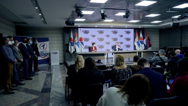БАЗА ОЦЕЊУЈЕ ФУНКЦИОНЕРЕ: Напредњаке 29. маја очекује изузетно важна седница председништва и главног одбора БАЗА ОЦЕЊУЈЕ ФУНКЦИОНЕРЕ: Напредњаке 29. маја очекује изузетно важна седница председништва и главног одбора