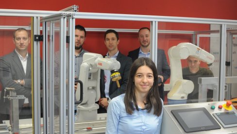 ROBOTI U SRBIJI POMAŽU U LEČENJU LJUDI: Projekat Elektrotehničkog fakulteta i Instituta Mihajlo Pupin uskoro će postati stvarnost ROBOTI U SRBIJI POMAŽU U LEČENJU LJUDI: Projekat Elektrotehničkog fakulteta i Instituta Mihajlo Pupin uskoro će postati stvarnost