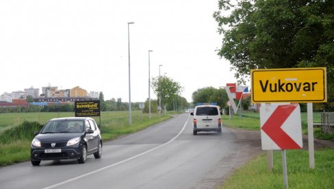 PRETUKLI DECU JER IM SE UČINILO DA SU SRBI? Užas u Hrvatskoj, nasilnici pomislili da su maloletnici - delije PRETUKLI DECU JER IM SE UČINILO DA SU SRBI? Užas u Hrvatskoj, nasilnici pomislili da su maloletnici - delije