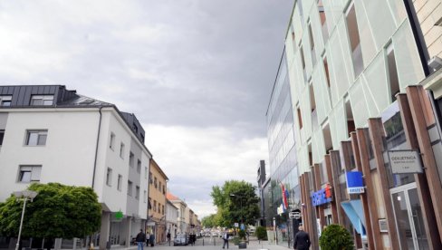 NE SMEMO VIŠE SLOBODNO NI DA GOVORIMO: Pobuna u Vukovaru kako su huligani pretukli šestoricu hrvatskih dečaka misleći da su Srbi NE SMEMO VIŠE SLOBODNO NI DA GOVORIMO: Pobuna u Vukovaru kako su huligani pretukli šestoricu hrvatskih dečaka misleći da su Srbi