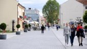СРАМНА ОДЛУКА ГРАДСКОГ ВЕЋА ВУКОВАРА: Србима поново оспорено право на ћирилицу СРАМНА ОДЛУКА ГРАДСКОГ ВЕЋА ВУКОВАРА: Србима поново оспорено право на ћирилицу