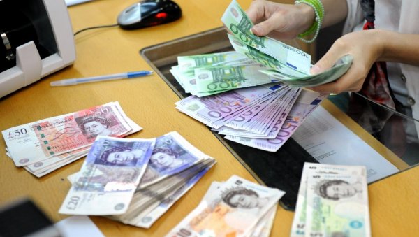 ВИРУС СКРЕСАО ДОЗНАКЕ: Лане у Србију стигло мање новца из иностранства него раније ВИРУС СКРЕСАО ДОЗНАКЕ: Лане у Србију стигло мање новца из иностранства него раније