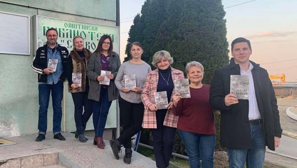 ЧЕТВРТ ВЕКА КЊИЖЕВНОГ КЛУБА: Јубилеј обележен читањем стихова ЧЕТВРТ ВЕКА КЊИЖЕВНОГ КЛУБА: Јубилеј обележен читањем стихова