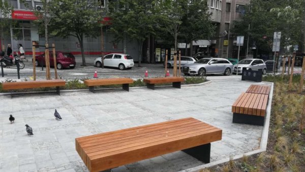 УРБАНИ ЏЕП НА СЛАВИЈИ: Уређен плато на углу Катићеве улице, Бирчанинове и Булевара ослобођења УРБАНИ ЏЕП НА СЛАВИЈИ: Уређен плато на углу Катићеве улице, Бирчанинове и Булевара ослобођења
