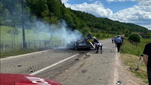 NAKON SUDARA EKSPLODIRALA PLINSKA BOCA: Teška saobraćajna nesreća kod Kostajnce, ima povređenih NAKON SUDARA EKSPLODIRALA PLINSKA BOCA: Teška saobraćajna nesreća kod Kostajnce, ima povređenih